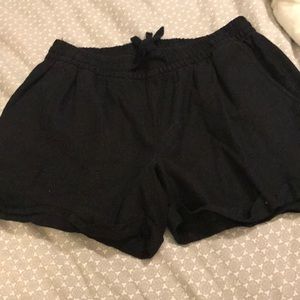 Black loose shorts